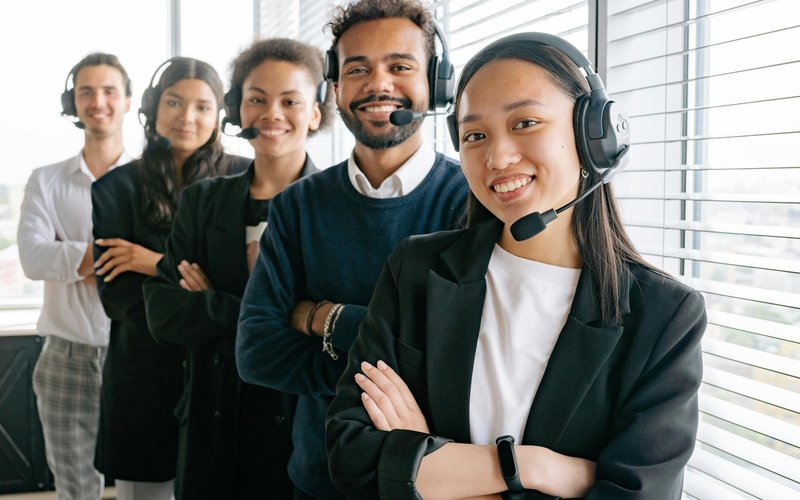 MaxLend installment loan customer support team helping borrowers